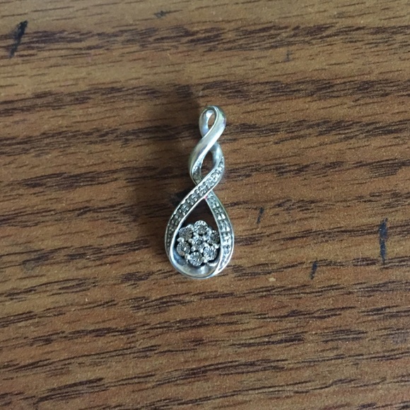 Sterling silver flower pendant