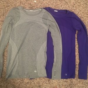 2 Gap fit in motion long sleeves
