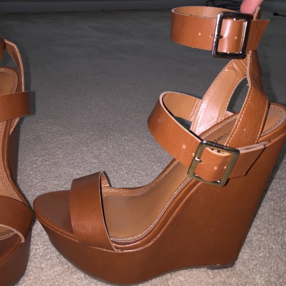 Summer wedges👒