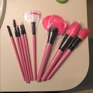 Brand new 9 piece makeup brush set