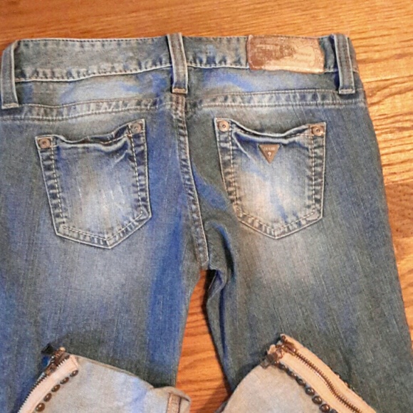 Guess Crop Jeans - Picture 4 of 4