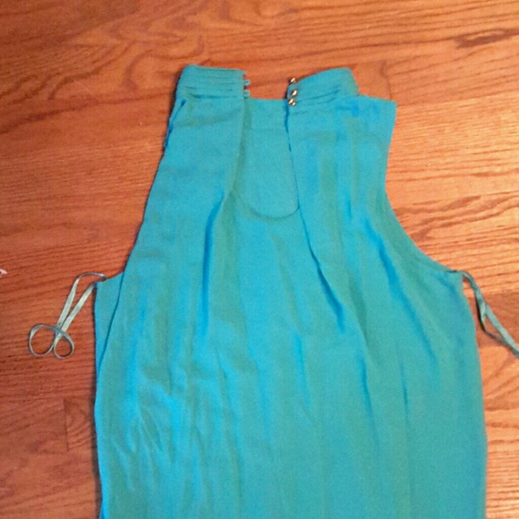 Teal green sleeveless top - Picture 2 of 3