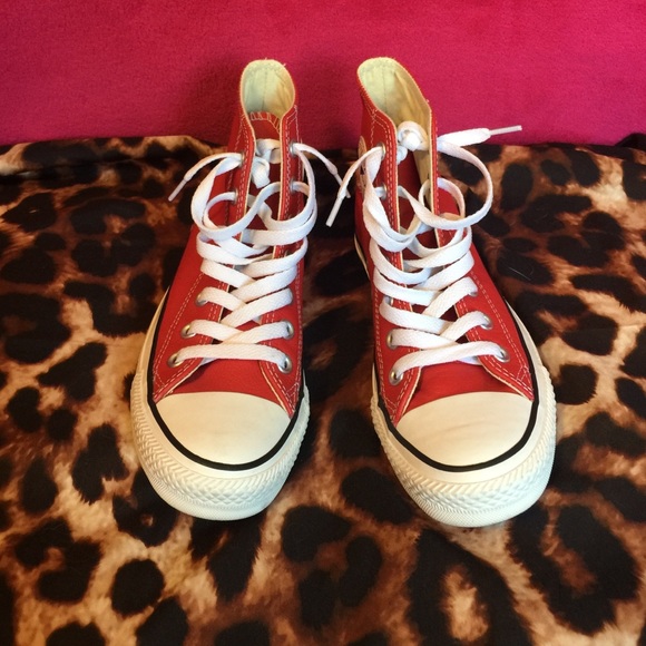 Red leather converse 5.5