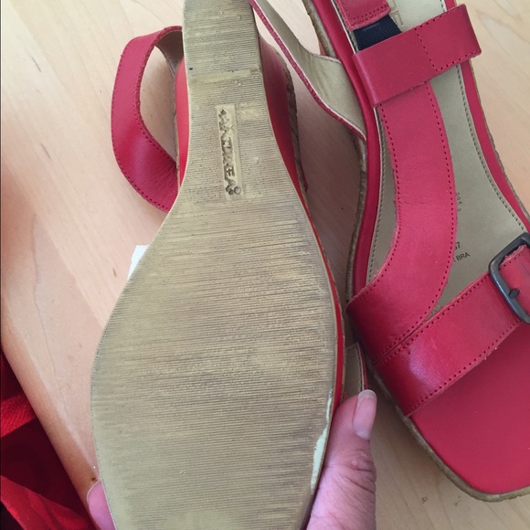 Platforms read color - Picture 2 of 2