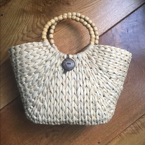 Weaved wicker beach bag.