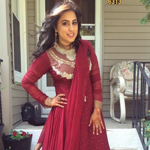 Meet your Posher, Arooba