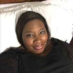 Meet your Posher, Detra