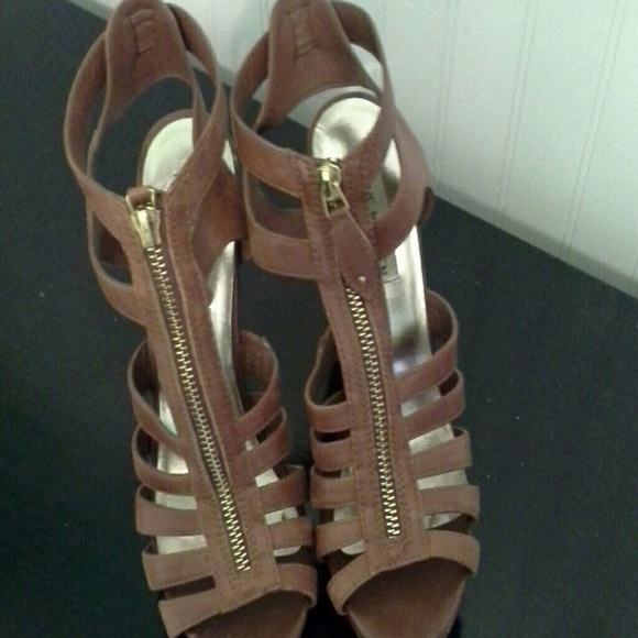 Great Zip Front Wedges