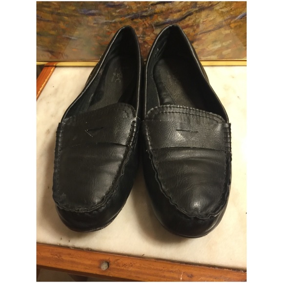 SALE🌷38/SZ 7 -B. Ø.C. BLACK LEATHER LOAFERS - Picture 2 of 4