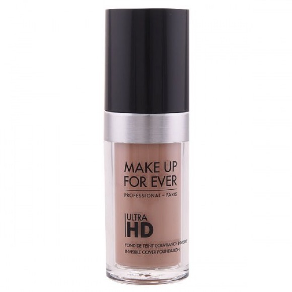 MUFE Ultra HD foundation in the shade "145 - R360"