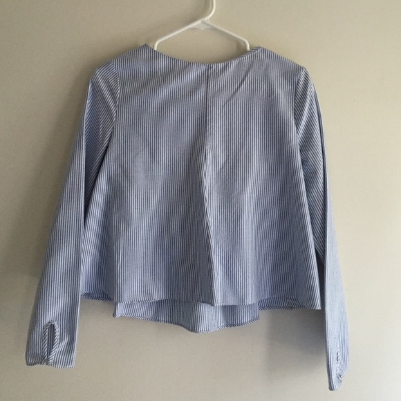 Back knot striped shirt