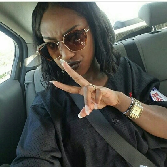 Meet your Posher, Denise - Picture 1 of 1