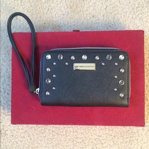 Wristlet wallet