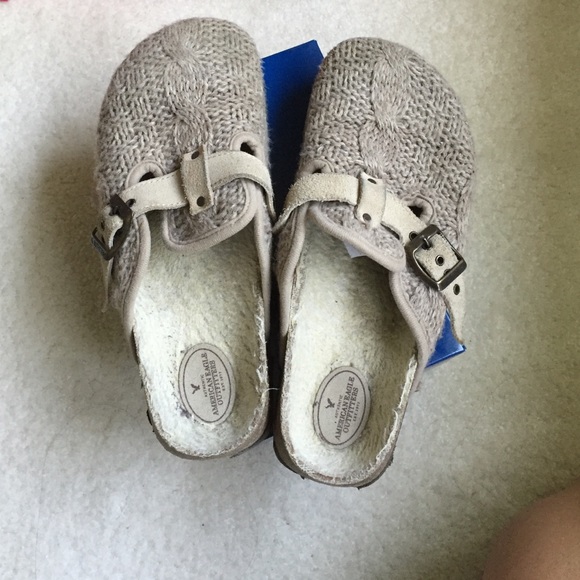 American Eagle knit clogs
