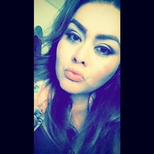 Meet your Posher, Yessica