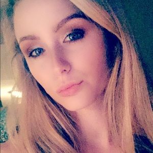 Meet your Posher, Jenn