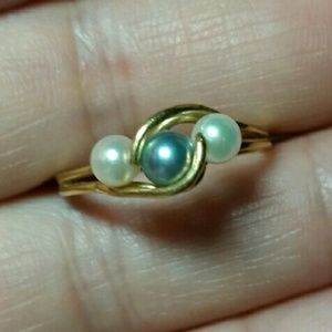 14K Black & White Pearl Trilogy Ring