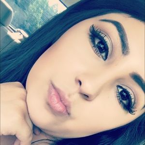 Meet your Posher, Mireya