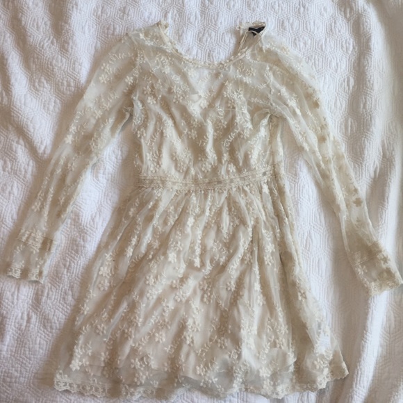 selling only because I have too many dresses!