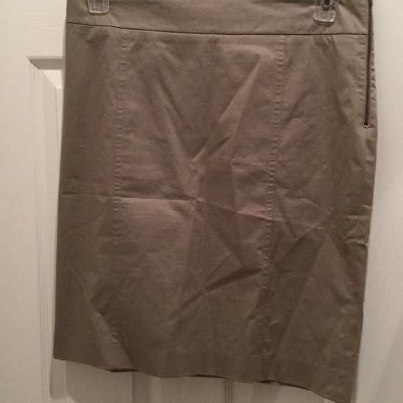 Jigsaw brand skirt.  In excellent condition.