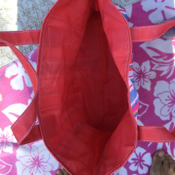 SOLD Free w/Purchase! Beach bag - Picture 2 of 4