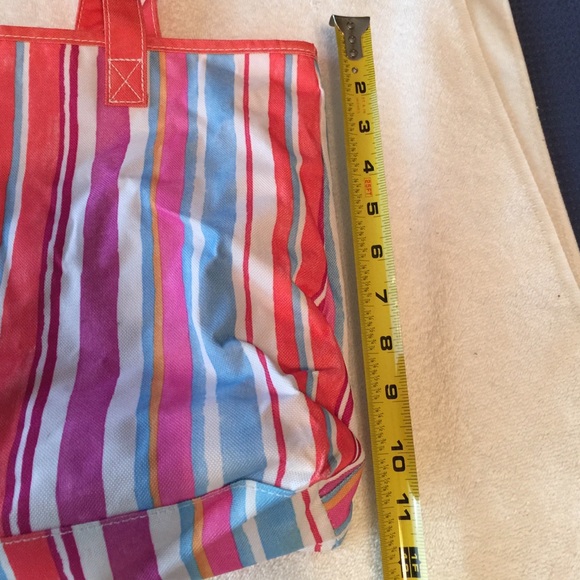 SOLD Free w/Purchase! Beach bag - Picture 4 of 4