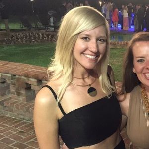 Meet your Posher, Alyson