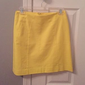 Yellow pencil skirt