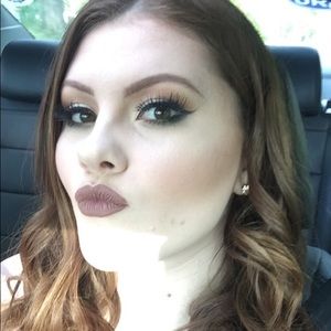 Meet your Posher, Carlie