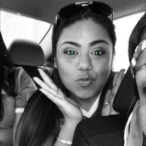 Meet your Posher, Cynthia