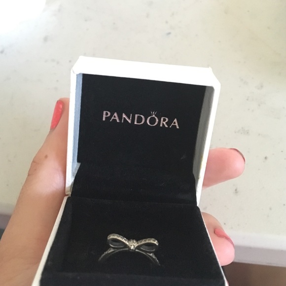 Bow Pandora ring
