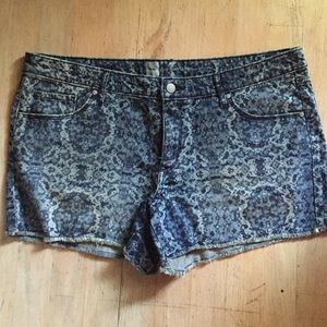Detailed Jean shorts