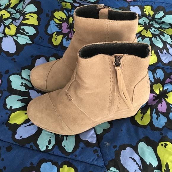 TOMS desert wedge high boogie