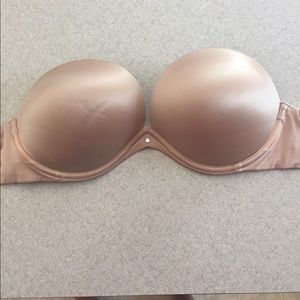 Very sexy strapless bra