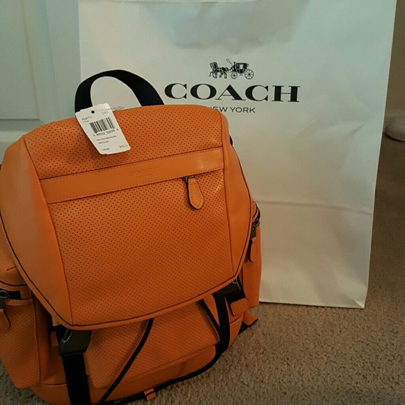 Coach Mens Trek Pack - Picture 2 of 4