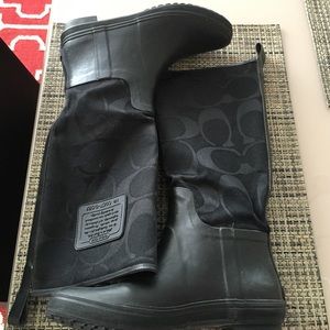 Coach signature rain boots. Fabric and rubber