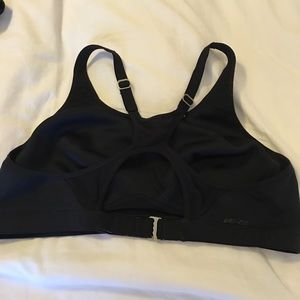 Black nike sports bra