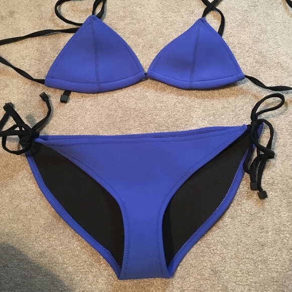 Blue triangl swim suite