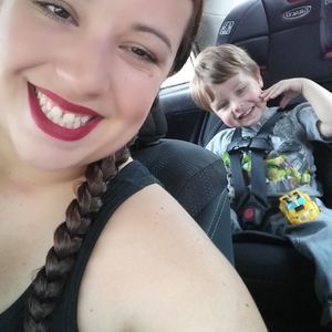 Meet your Posher, Caitlin