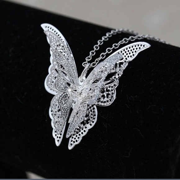 Jewelry - ❇️SALE❇️  925 Sterling Silver Butterfly  necklace