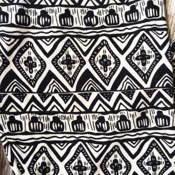 MOVING SALE🚛 Angie AWESOME Tribal Print Leggings - Picture 3 of 4