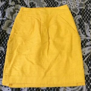 Yellow pencil skirt with pockets