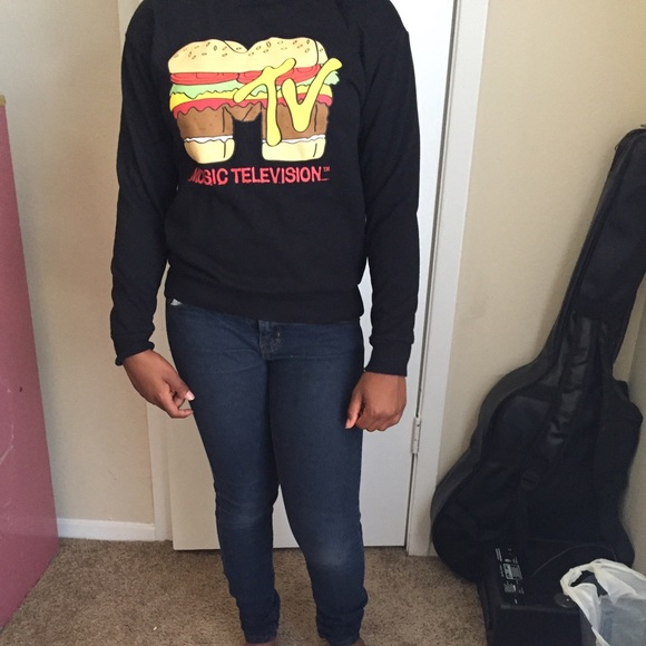 MTV hamburger crewneck