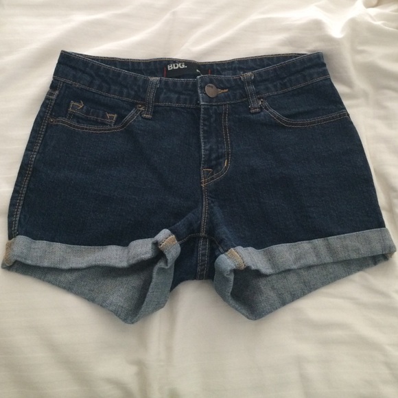 *BDG "shortie" denim shorts!!!*
