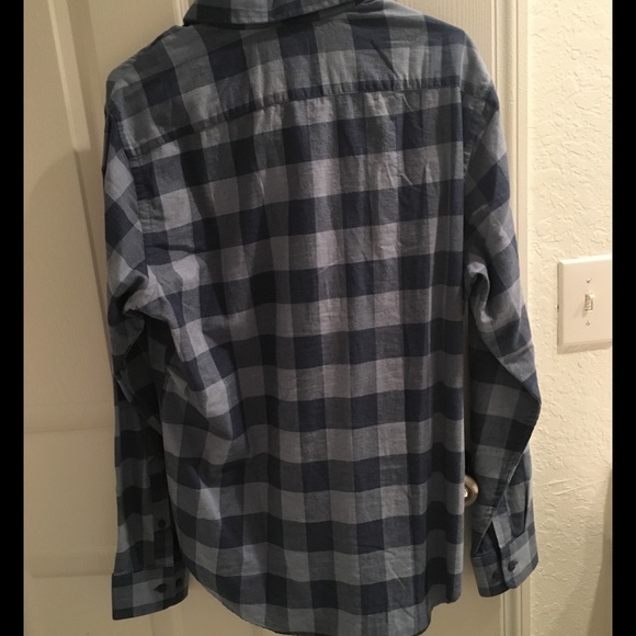 Men's Banana Republic Long Sleeve Button Down - Picture 2 of 3