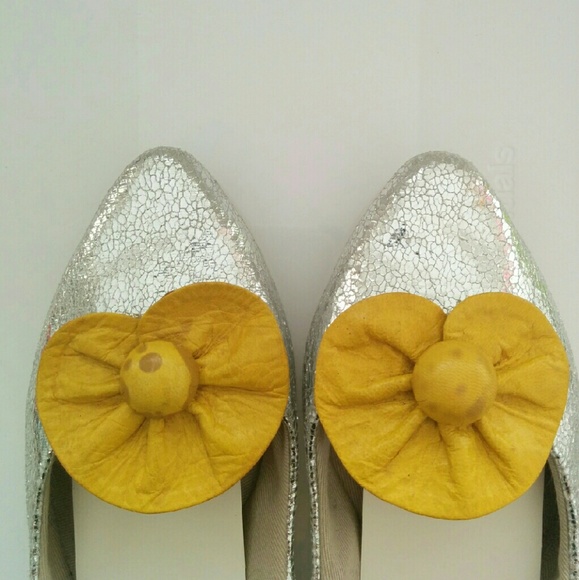 Vintage leather shoe clips (shoes not included)