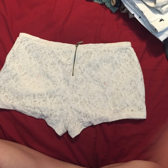 Flash sale!!🎀 cute lace shorts 🎀 - Picture 2 of 3