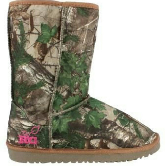 Real Tree Boots Like NEW