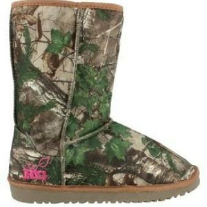 Real Tree Boots Like NEW