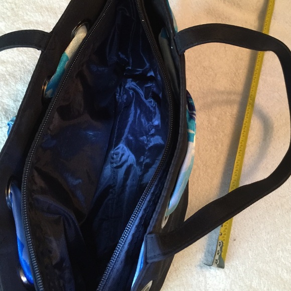 SOLD SOLD SOLD Black purse with Blue Bow - Picture 3 of 3